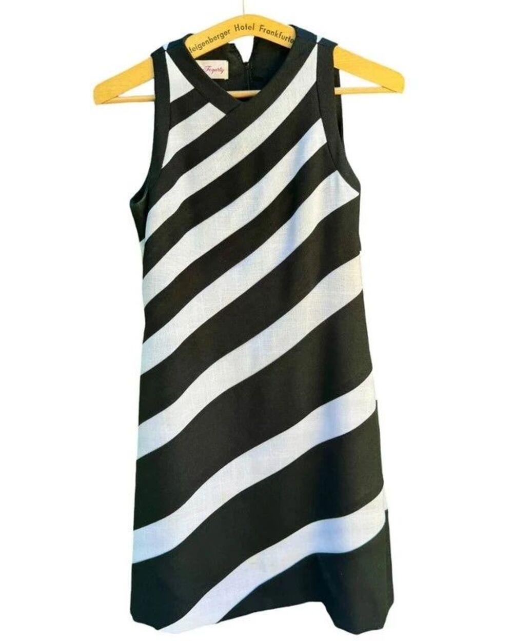 Incredible True Vintage Anne Fogarty 1960s Mod Op Art Striped Linen Shift Dress